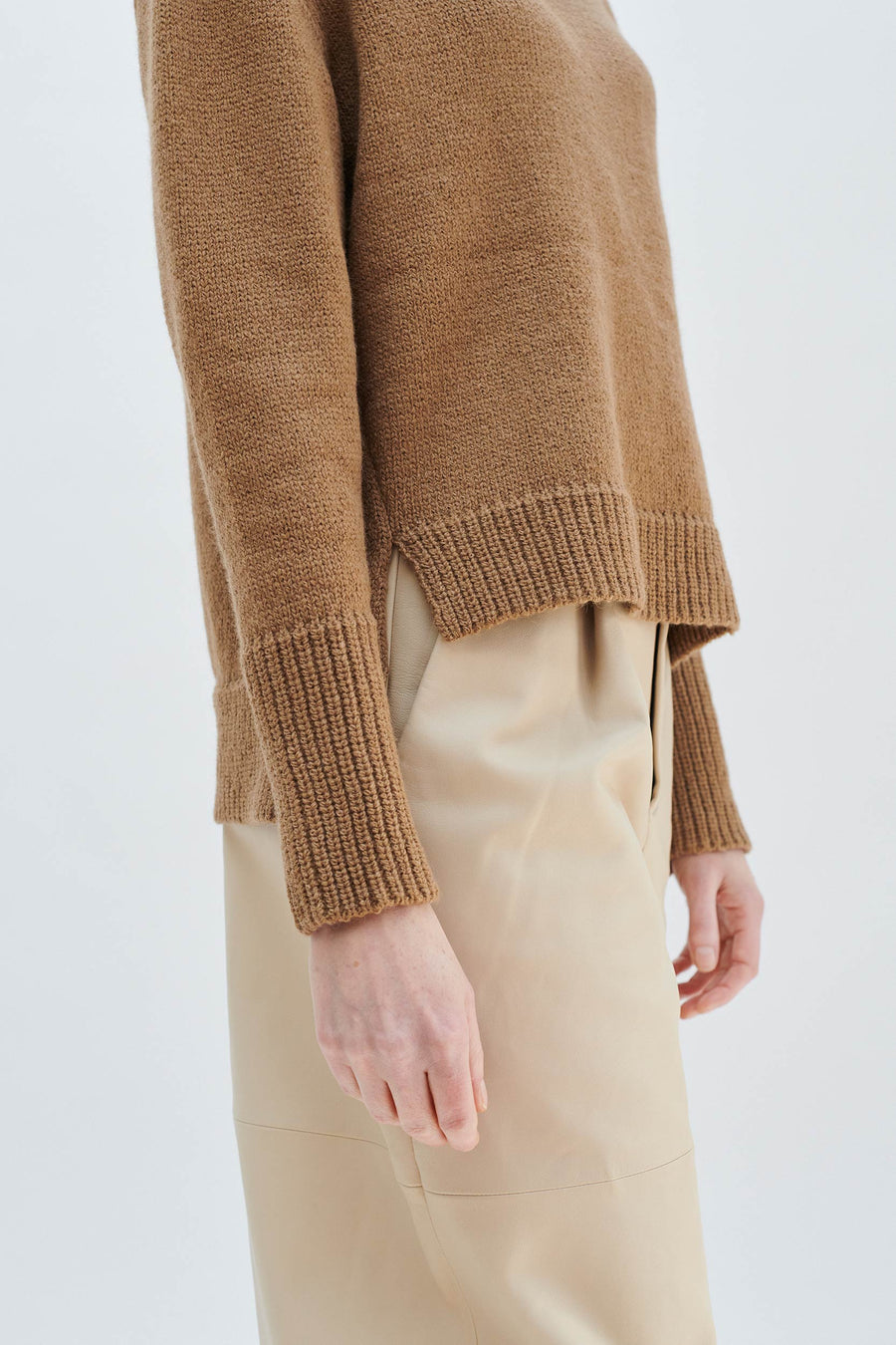 LEONORA JUMPER CAMEL